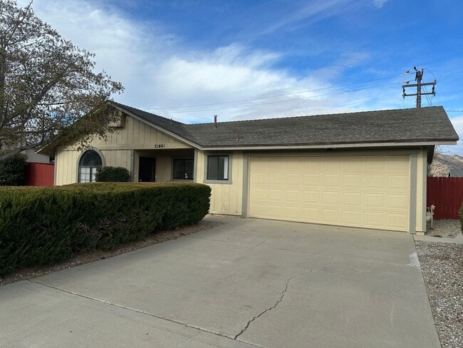 Foto del edificio - READY NOW! 3+2 Home In Golden Hills East With Garage!