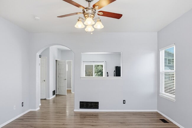 Foto del edificio - $2,340.95 with $300 off the first month's rent- 3 Bedrooms, 2.2 Bathrooms, Single Family Home in ...