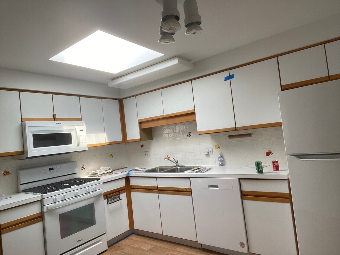 Building Photo - 7120 N Milwaukee Ave