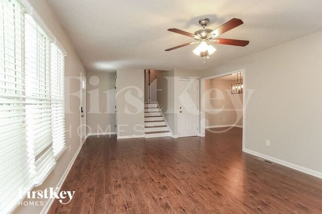 Building Photo - 103 Ivy Ln SE