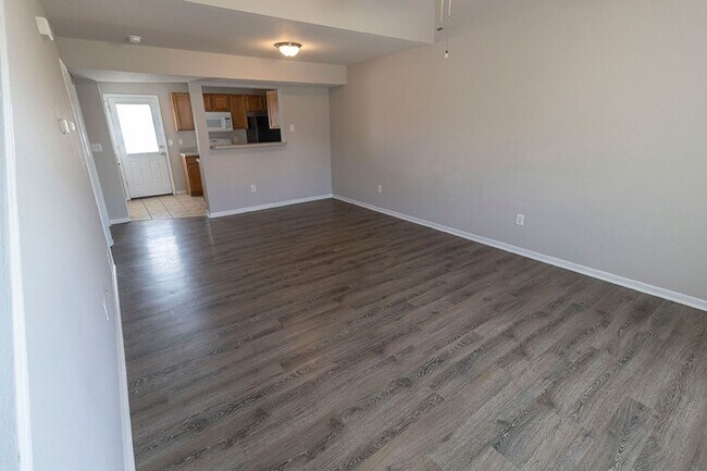 Building Photo - 5812-5814-5814 Canaveral Dr