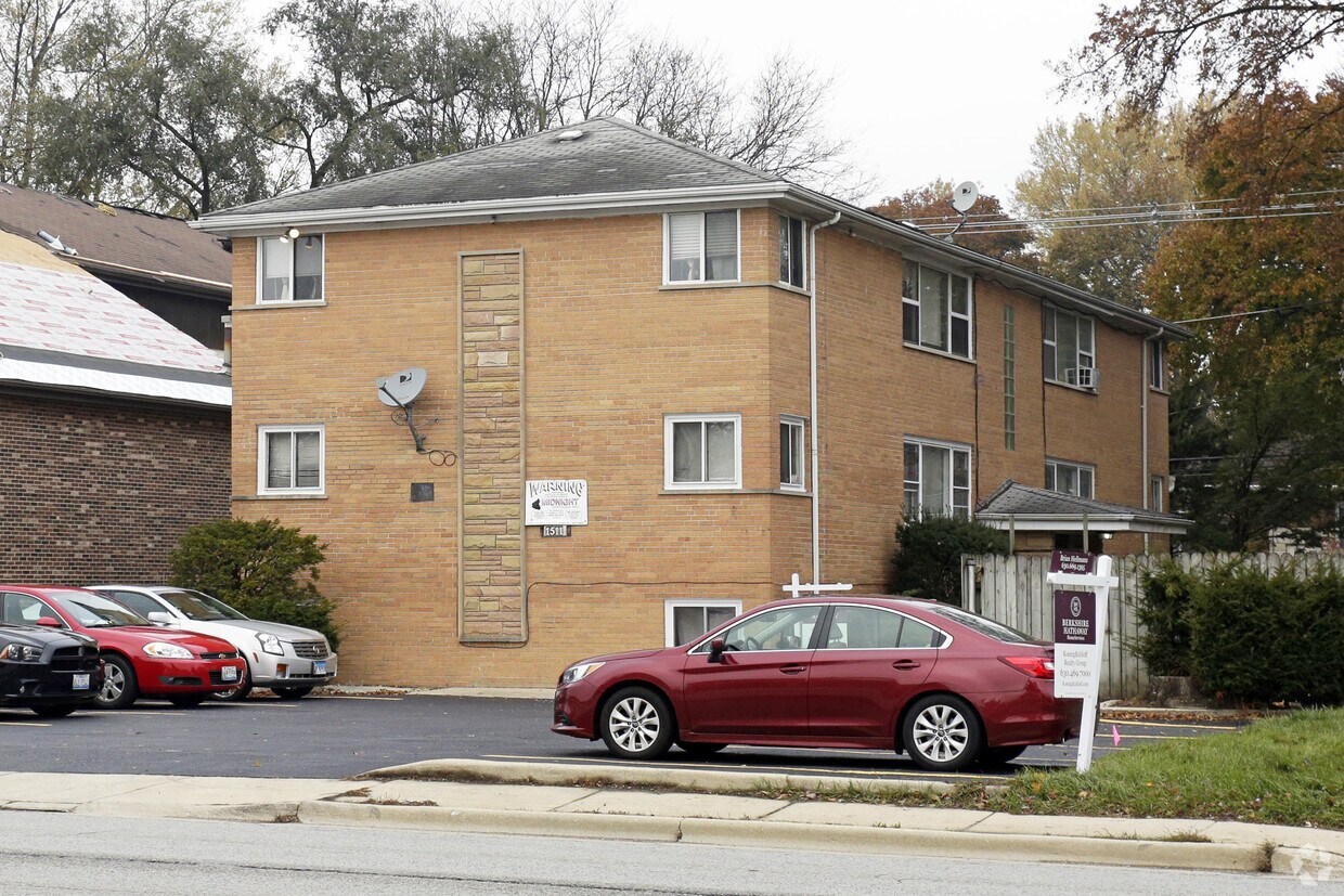 Foto principal - 1511 E Roosevelt Rd