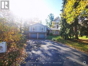 Building Photo - 462 Tipperton Crescent