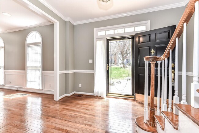 Foto del edificio - 15317 Rush Lake Ln