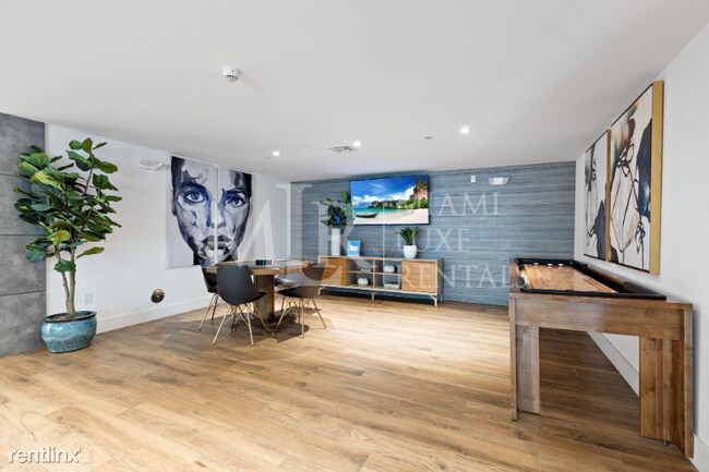 Foto del edificio - 1 br, 1 bath Condo - 6536 SW 22nd St