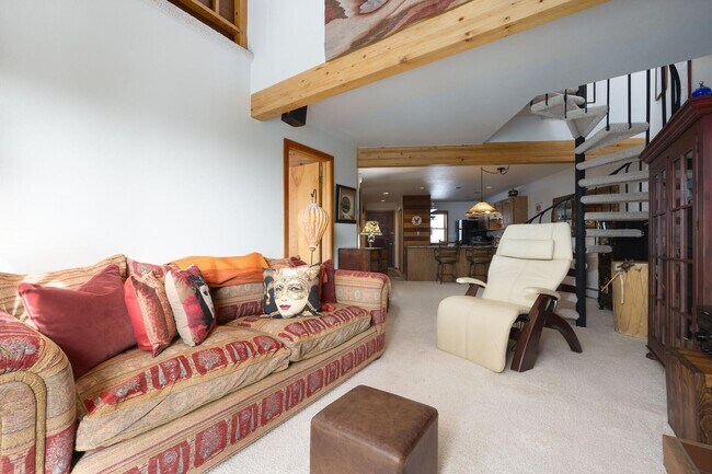 Foto del edificio - Available now!  Year lease!   Three Bedroo...