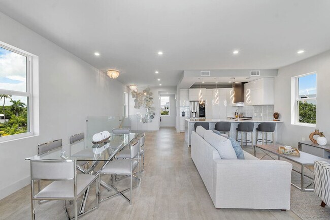 Building Photo - 99 Seaside Ave