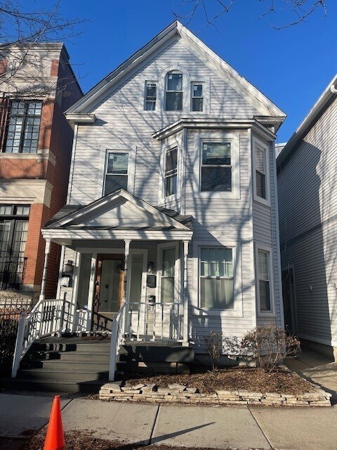 Primary Photo - 1416 W Barry Ave