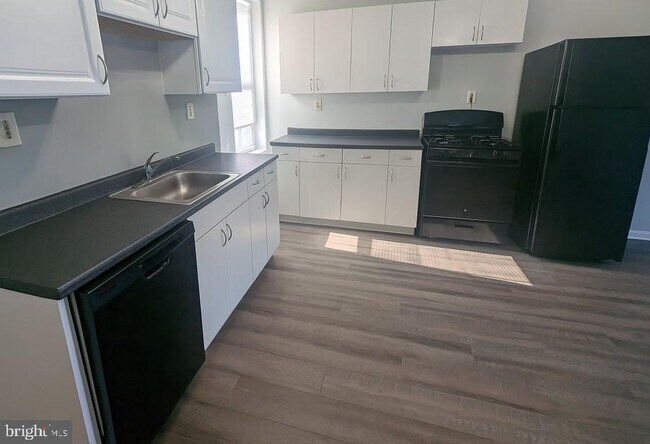 Foto del edificio - 2206 Fairmount Ave