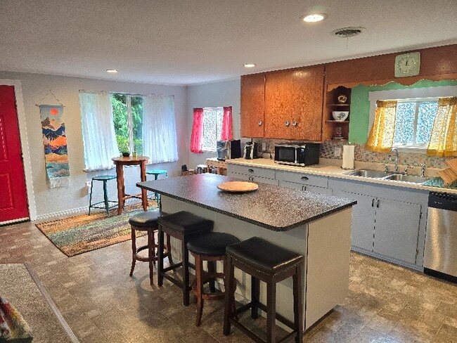 Foto del edificio - 5219 Noon Rd