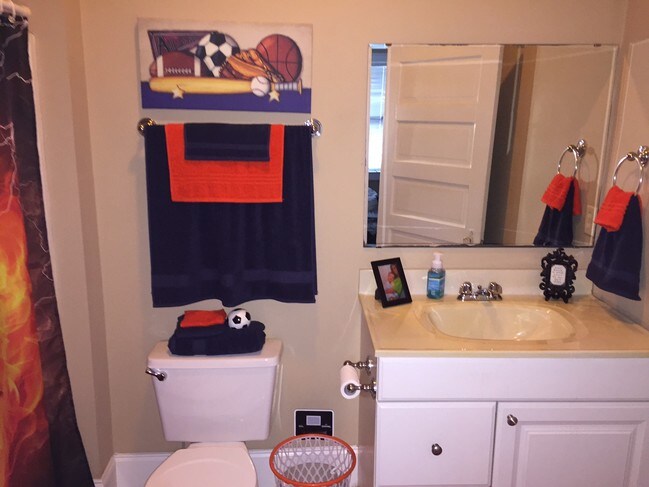 Foto del edificio - 1407 E North St