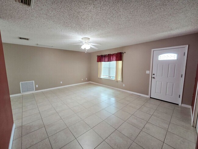 Foto del edificio - Steal of a Deal! 2/2 Everything included i...