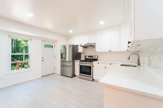 Building Photo - 3 bed 2 bath Chancellor Hills Home