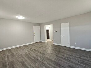 Building Photo - 131 Forest Ave