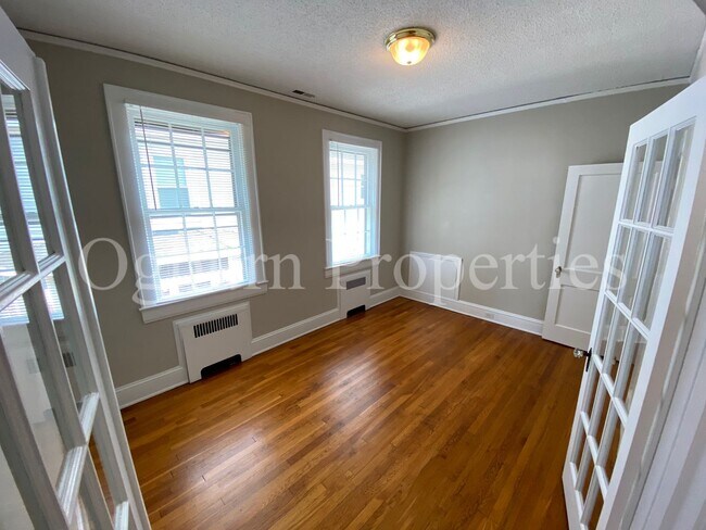 Foto del edificio - 664 N Spring St