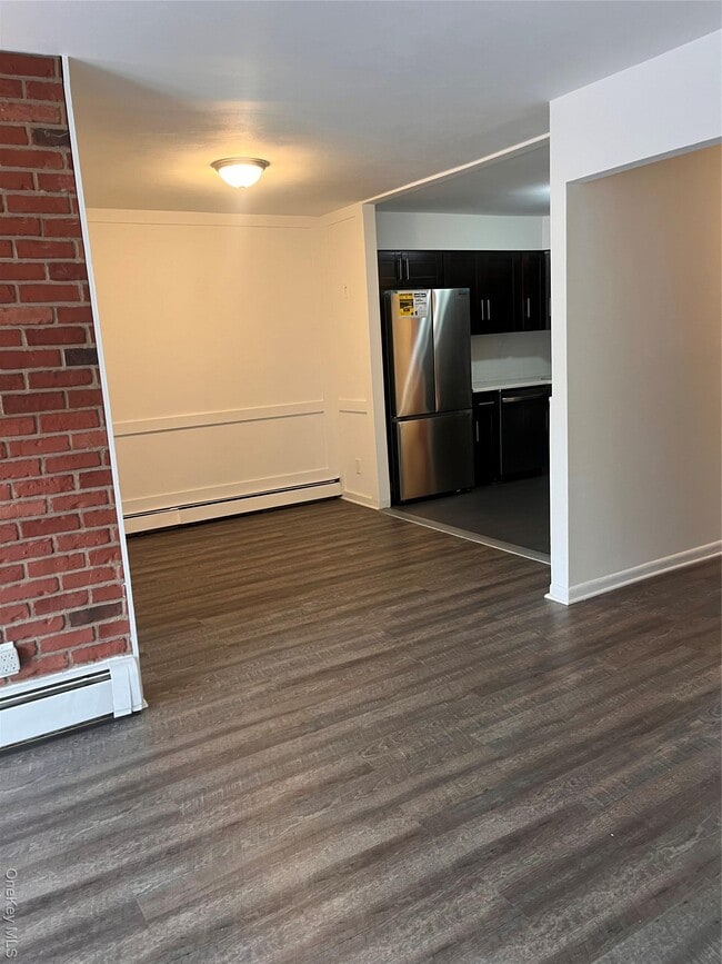 Building Photo - 25-59-59 46th St