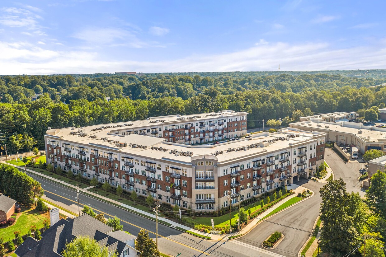 Aerial view of Hawthorne at Friendly in Greensboro, NC - Hawthorne at Friendly