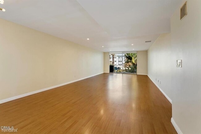 Building Photo - 2 br, 1.5 bath Condo - 1000 Cordova St Apt...