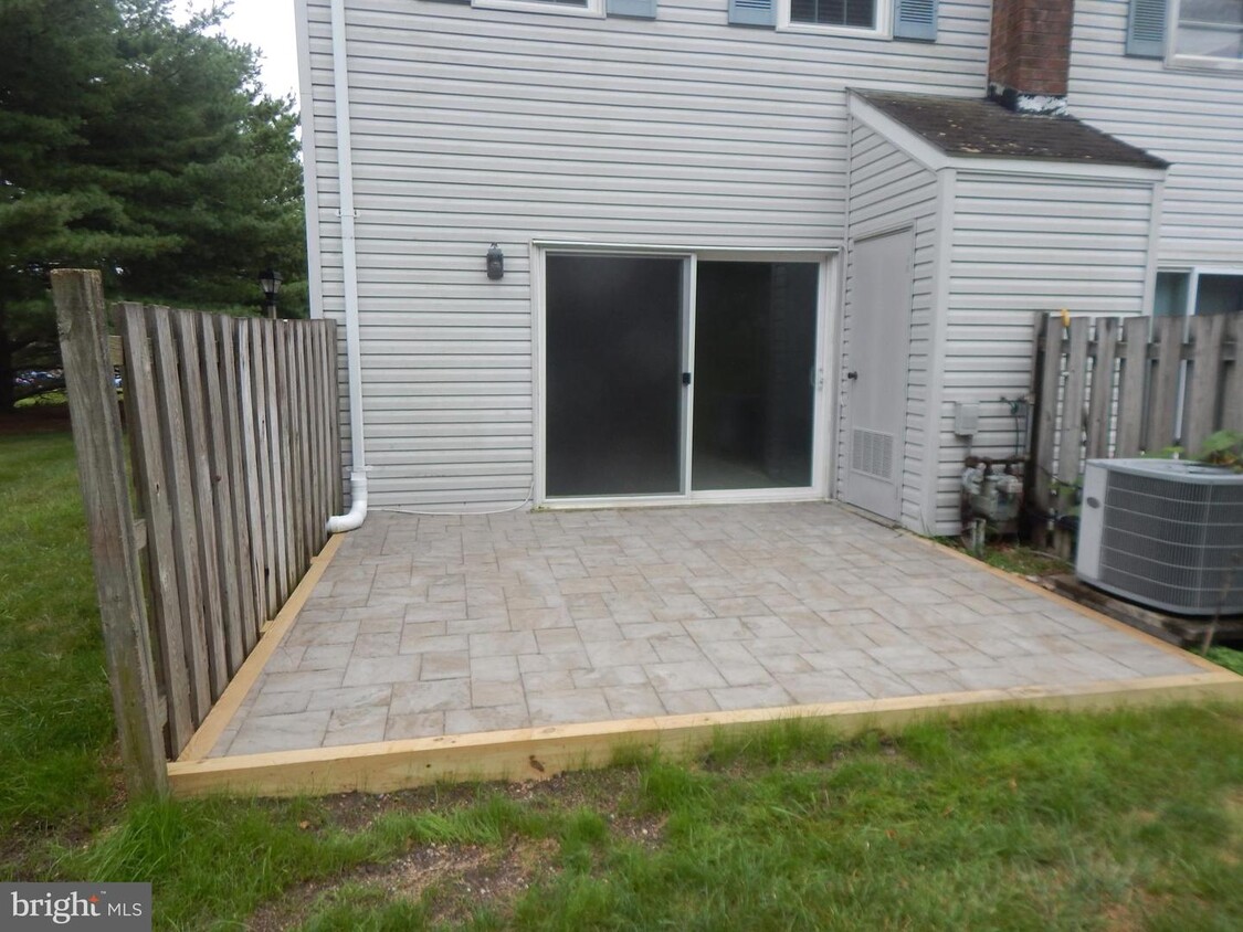 Foto principal - 801 Stony Creek Ct