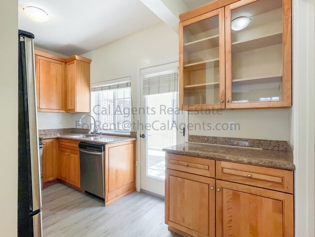 Foto del edificio - 909 Adams St