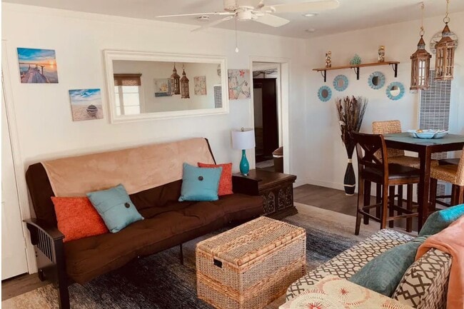 Building Photo - 280 Sunset Dr