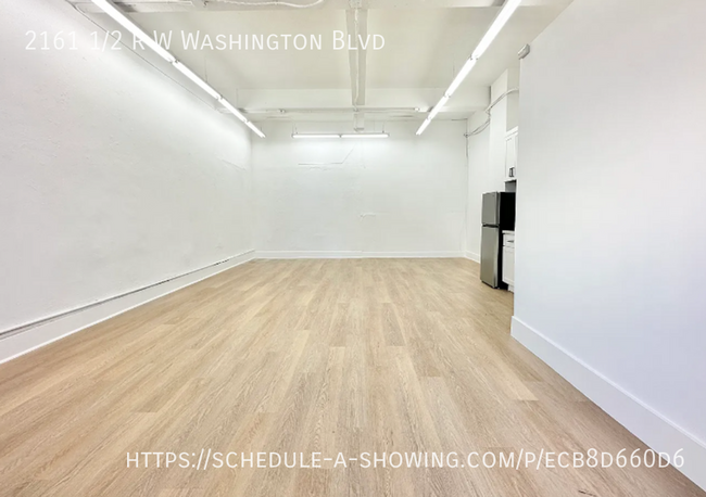 Building Photo - Newly remodeled Studio + 1 Bath + Parking