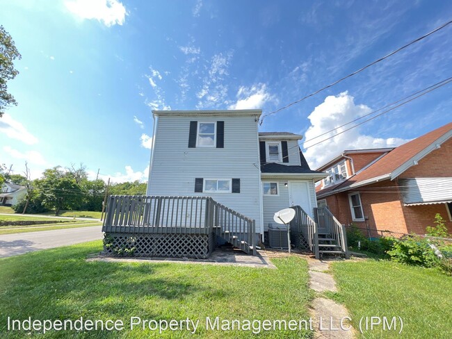 Foto del edificio - 3 br, 2 bath House - 2460 Lakeview Ave.