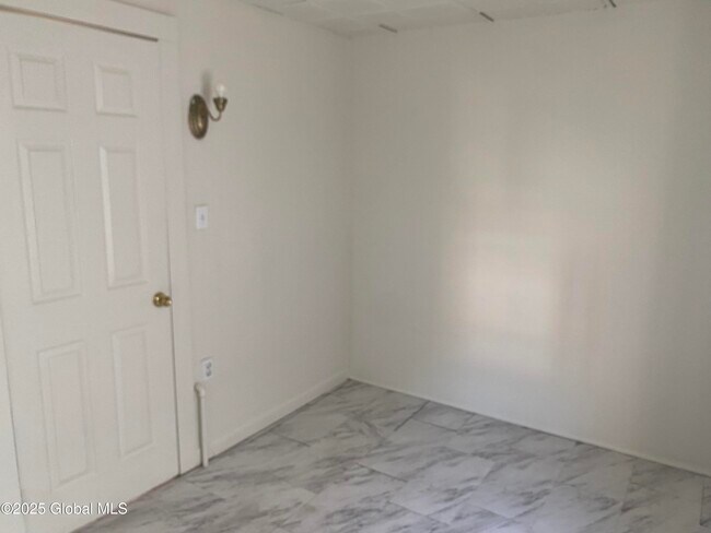 Foto del edificio - 1092 Webster St