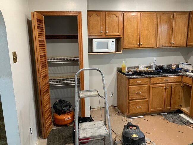 Foto de la cocina n.° 2 - 437 2nd St