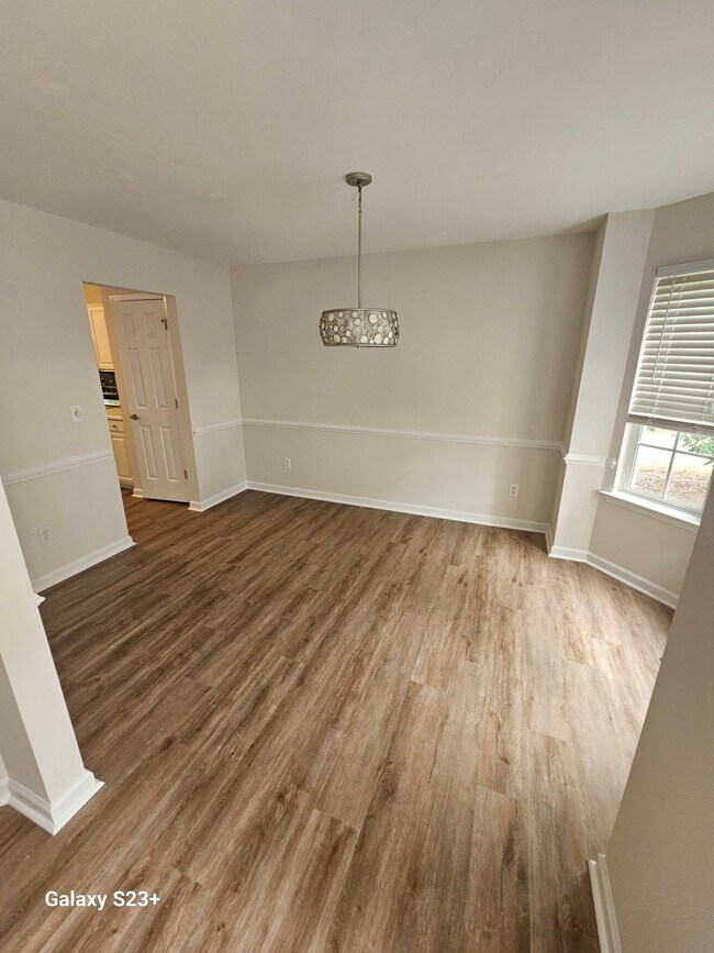 Foto del edificio - 304 Oak Cove Dr