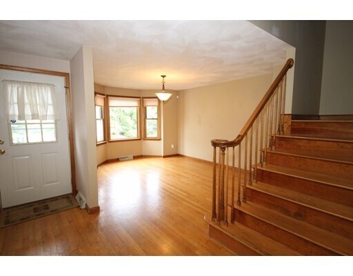 Building Photo - 18 Evergreen Cir