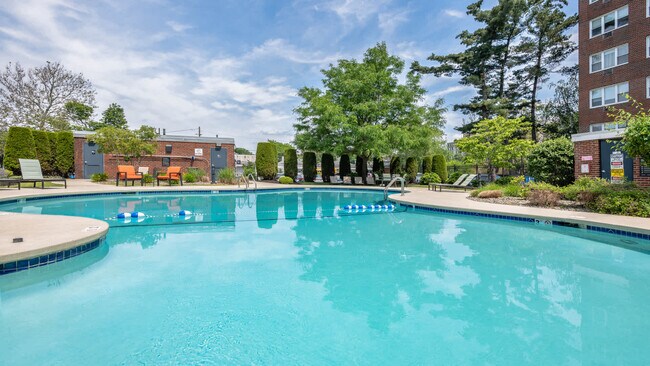 Building Photo - 205 Walden St