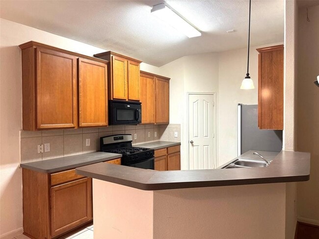 Foto del edificio - 6439 Applewood Forest Dr