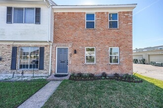 Building Photo - 37 San Jacinto Dr