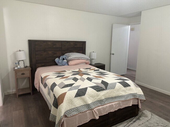 Foto del edificio - 119 Basswood St