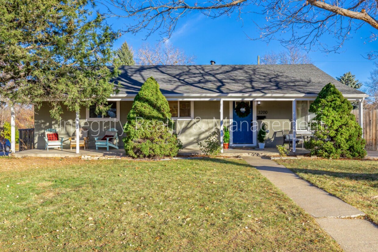 Photo - 5 Bed/2 Bath, 2,112 Sqft - 3200 S Grape St Denver, CO 80222