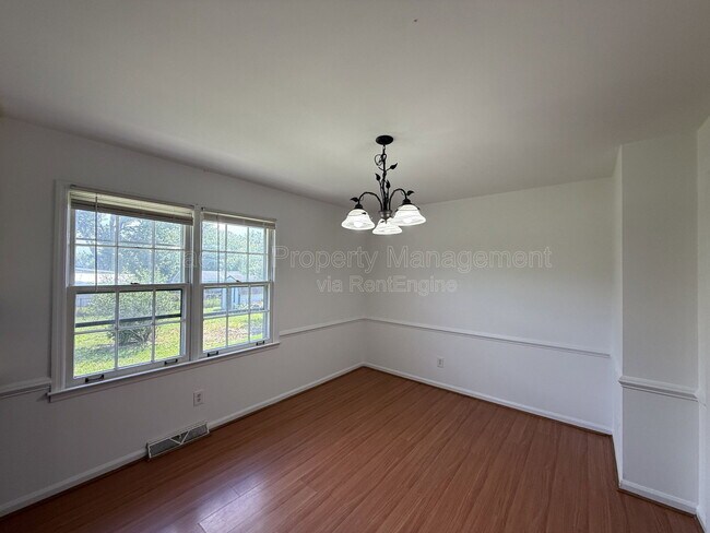 Foto del edificio - 1804 Sherwood Dr