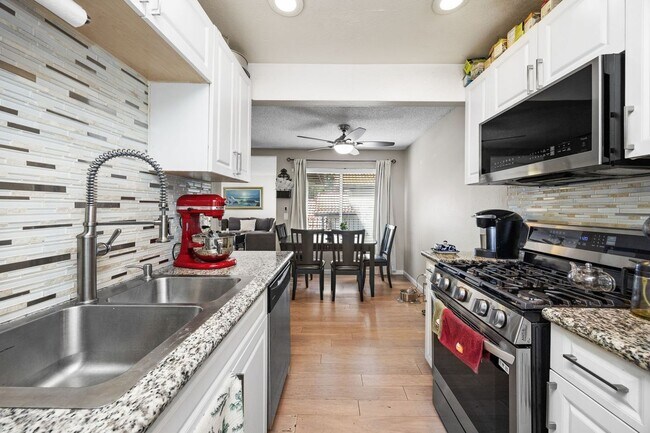 Foto del edificio - 1336 Brentwood Cir