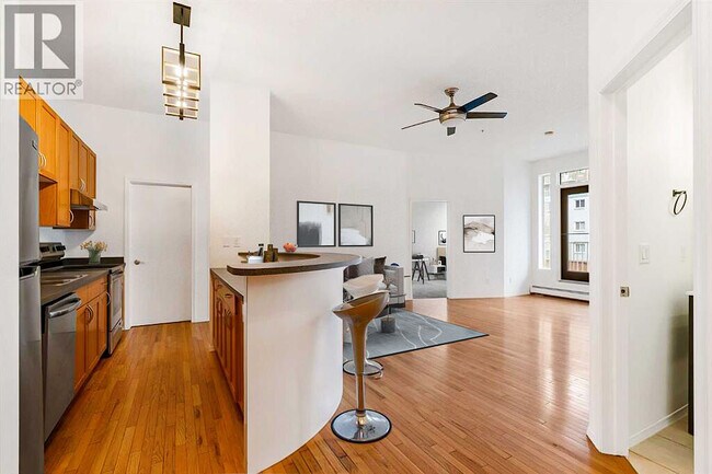 Photo du bâtiment - 1410 2 St SW