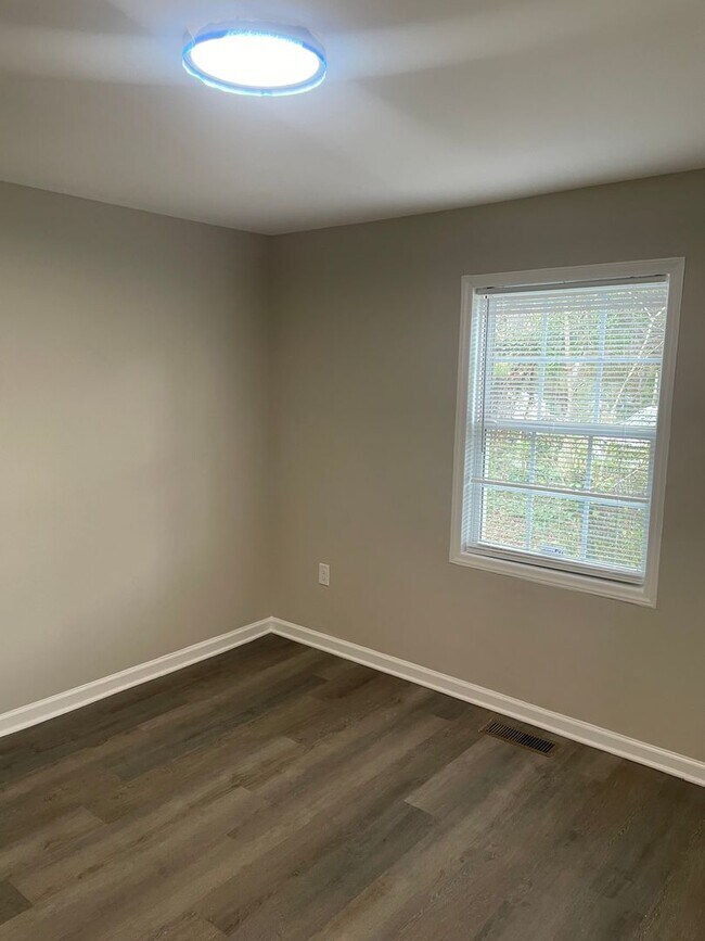 Foto del edificio - 715 Newton St