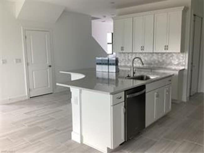 Building Photo - ANNUAL RENTAL - RENT IS NEGOTIABLE! 3 BED/...