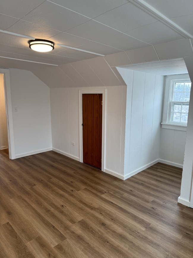 Building Photo - 204 Feltz St