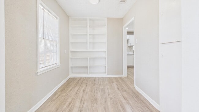 Building Photo - 2430 31st St