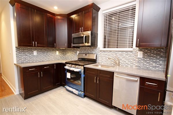 Building Photo - 3040 44th St