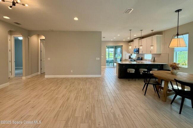Building Photo - 3283 Casare Dr