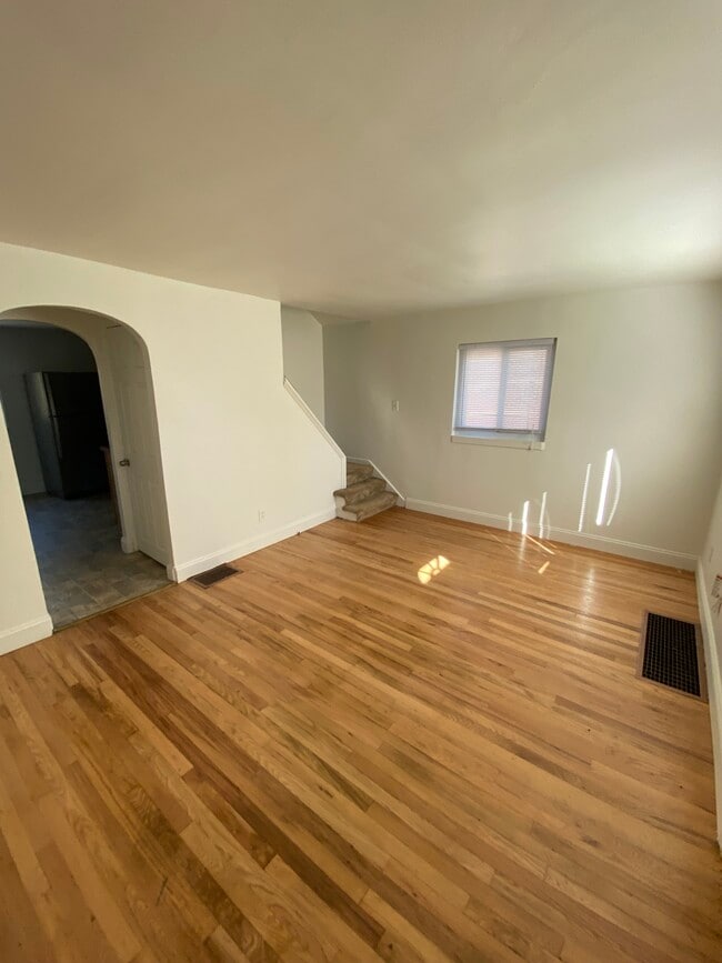 Building Photo - 20 Dorsey St