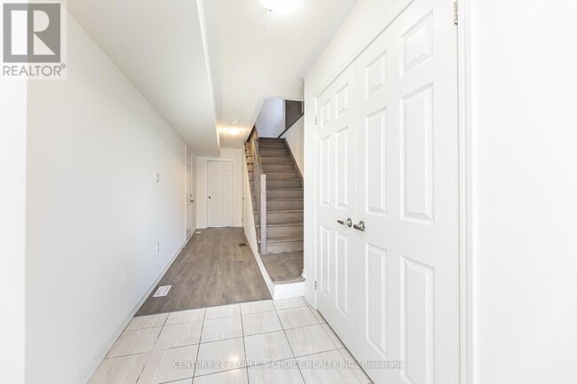 Building Photo - 49 Woodstream Dr