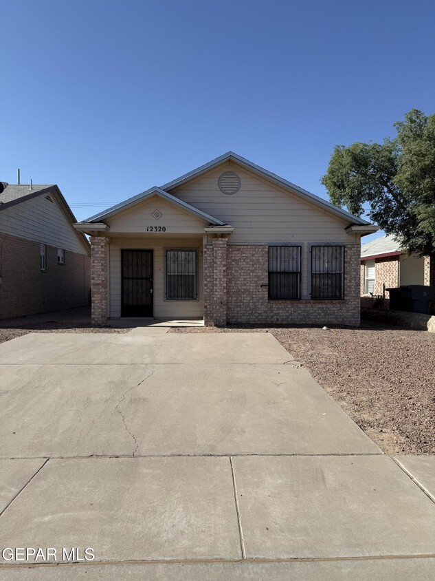 Foto principal - 12320 Robert Dahl Dr