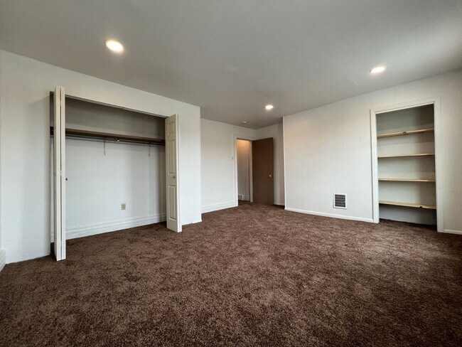 Foto del edificio - Charming and Updated 3BR Home For Rent in Pittsburgh's Elliot Neighborhood