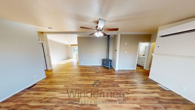 Building Photo - Wash526/528